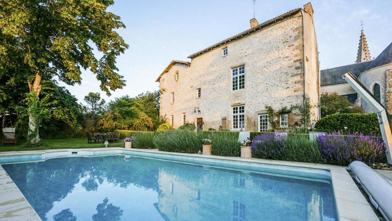 14Th Century Priory In Pressigny Bed & Breakfast Pressigny  Exterior photo