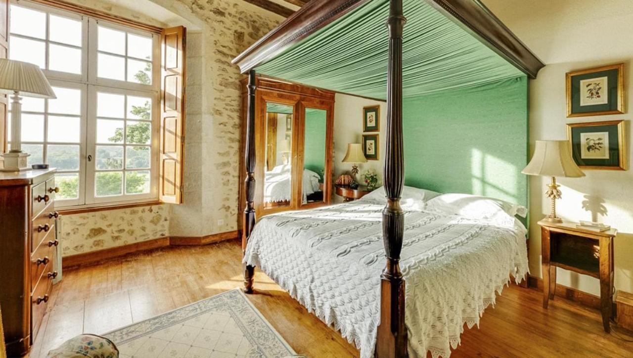 14Th Century Priory In Pressigny Bed & Breakfast Pressigny  Exterior photo