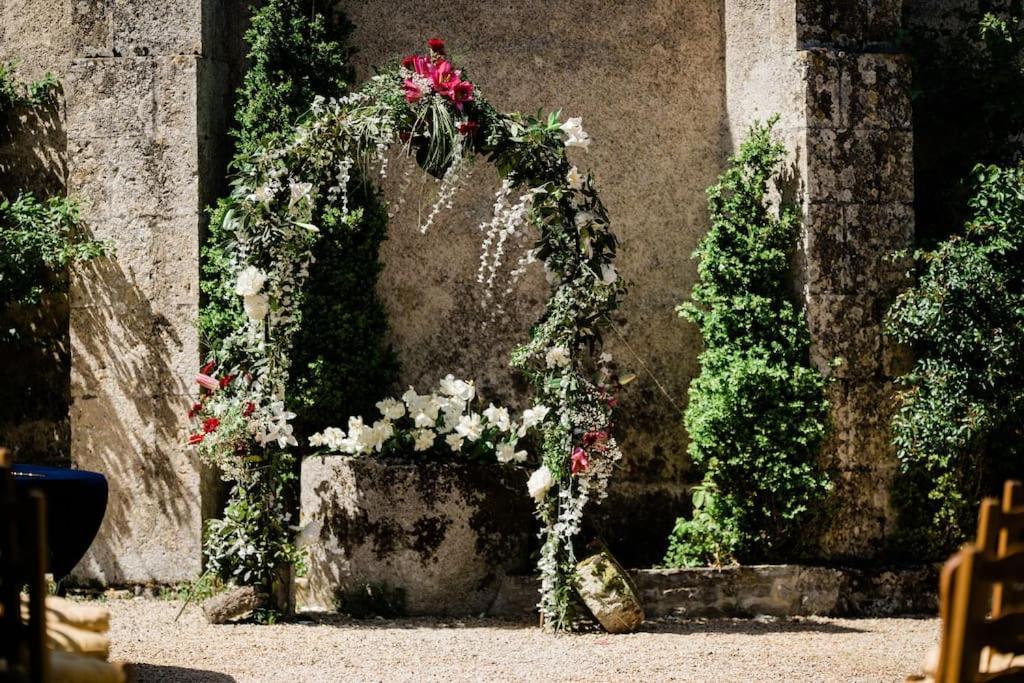 14Th Century Priory In Pressigny Bed & Breakfast Pressigny  Exterior photo