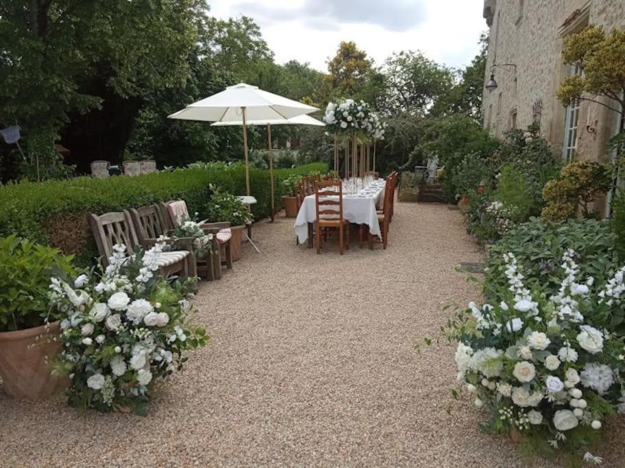 14Th Century Priory In Pressigny Bed & Breakfast Pressigny  Exterior photo