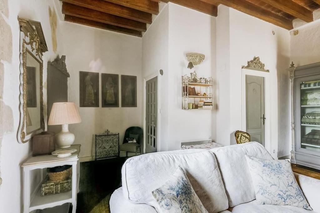 14Th Century Priory In Pressigny Bed & Breakfast Pressigny  Exterior photo