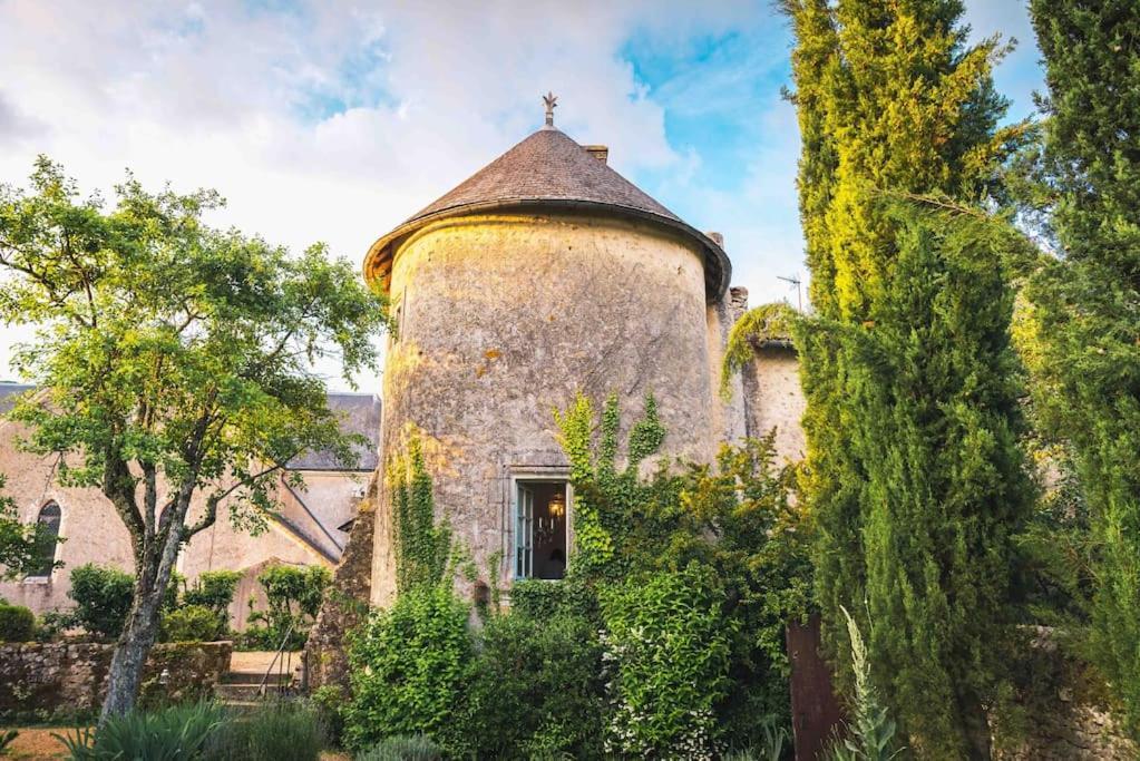 14Th Century Priory In Pressigny Bed & Breakfast Pressigny  Exterior photo