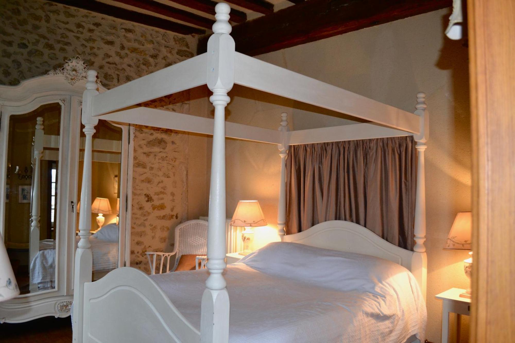 14Th Century Priory In Pressigny Bed & Breakfast Pressigny  Exterior photo